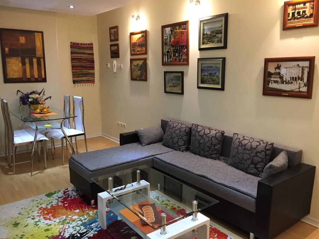 Amn Center Apartment Belgrad Exteriör bild